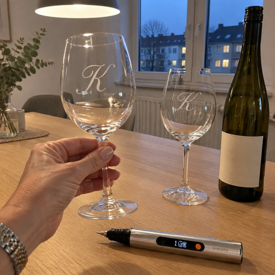 Weinglas mit graviertem Monogramm